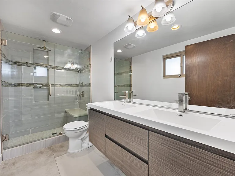 1815 Ridgewood Dr — Photo 18