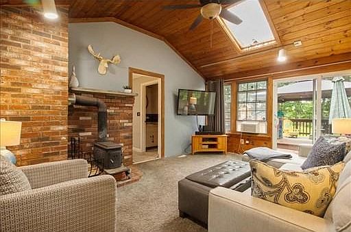 5th image of 6 Daisy Dr
