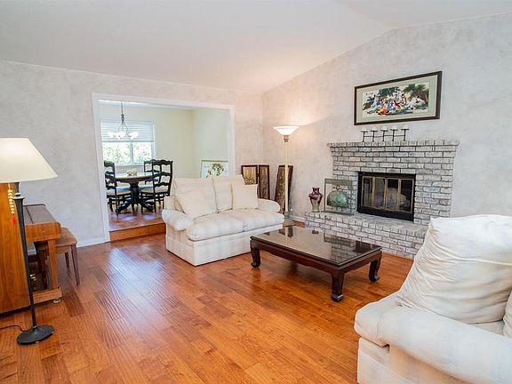 4th image of 167 Turnberry Way