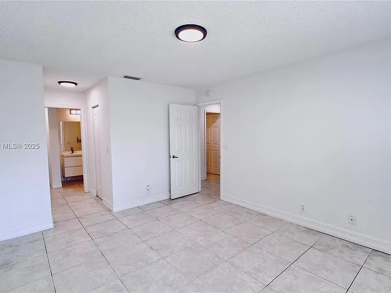 501 Racquet Club Rd — Photo 13