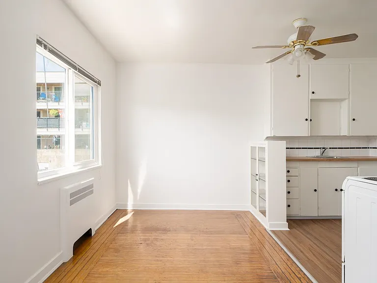 735 Royal Ave #209 — Photo 4