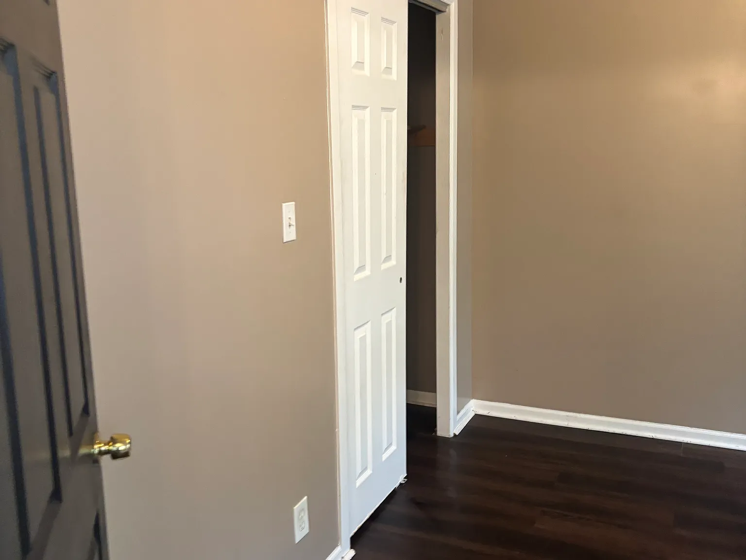 2 bed, 3333 sqft, $1,300 — Photo 2