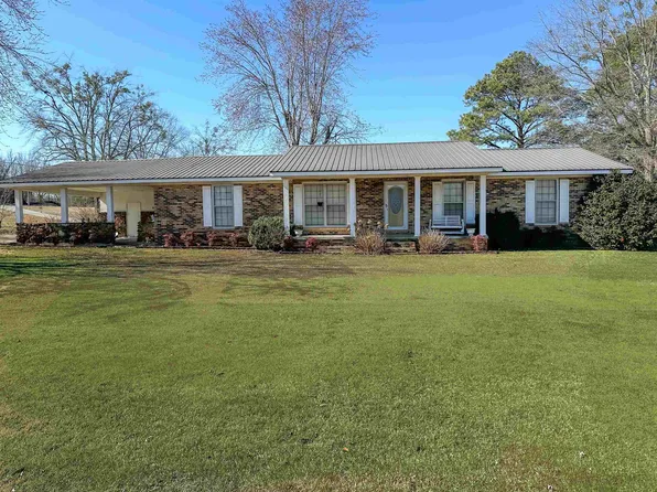 101 Lillian St, Red Bay, AL 35582