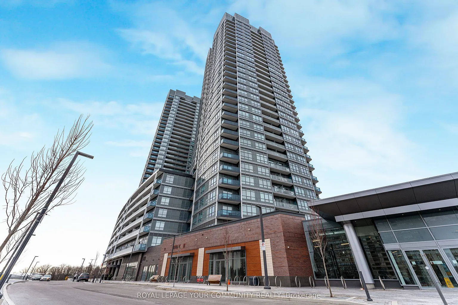 50 Upper Mall Way #224 photo 1