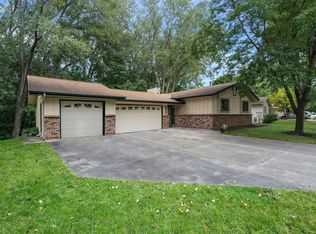 11304 Red Fox Dr, Osseo, MN 55369