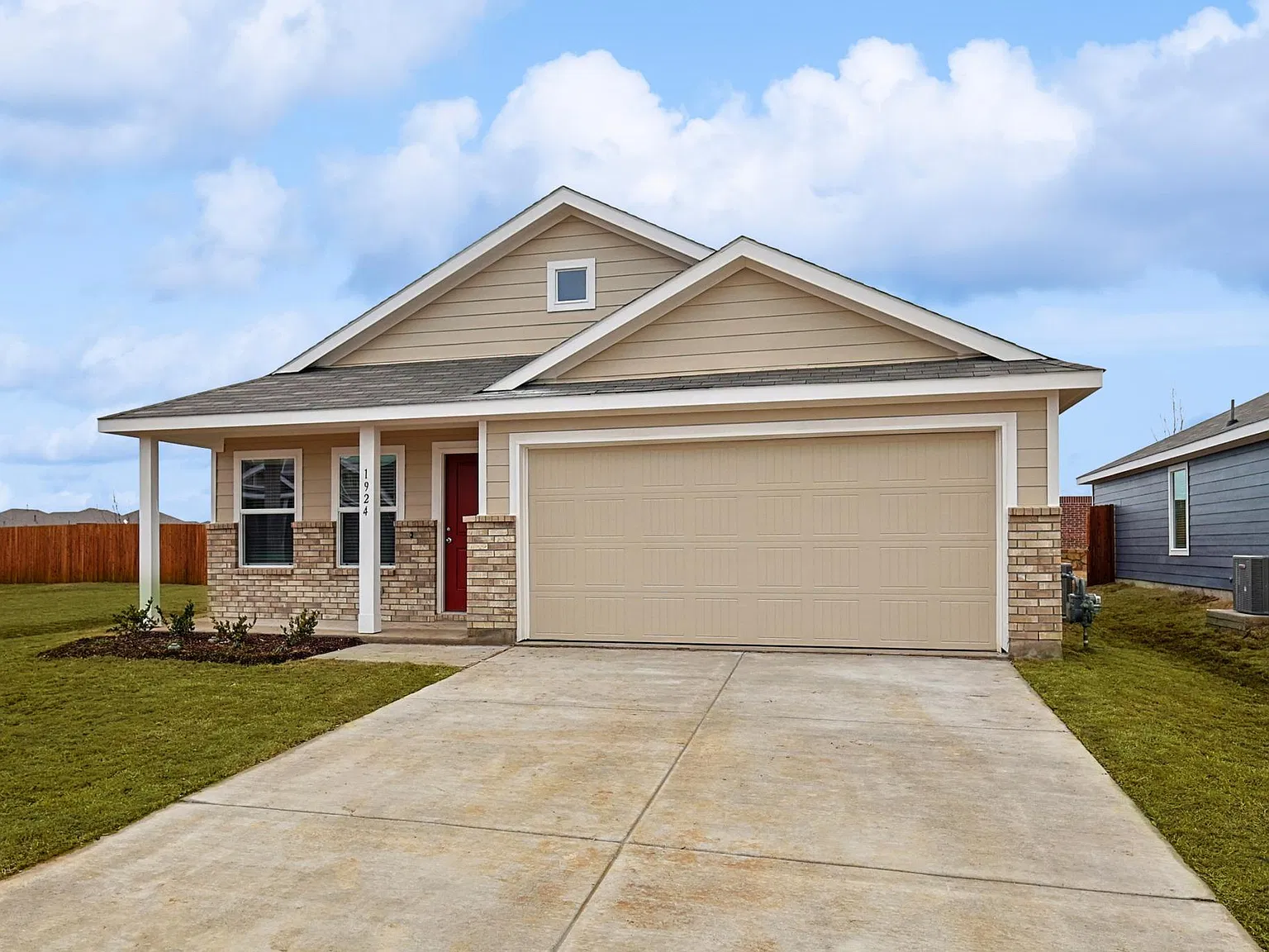 3 bed, 1267 sqft, $1,995 — Photo 2