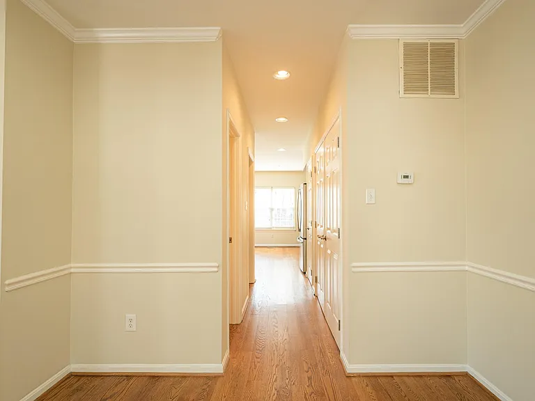 7036 Kings Manor Dr — Photo 8
