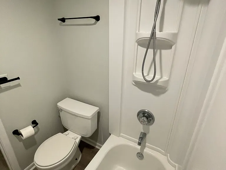 719 Green St #301 — Photo 10