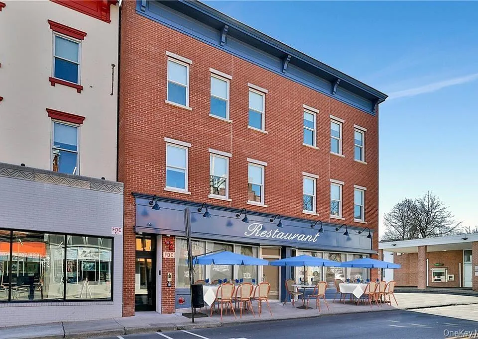 145 Main St #202