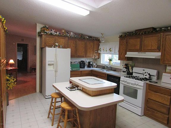 5th image of 8201 Sophia Ln