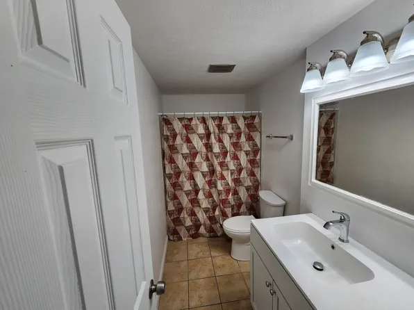 2472 Warren Pkwy, Twinsburg, OH