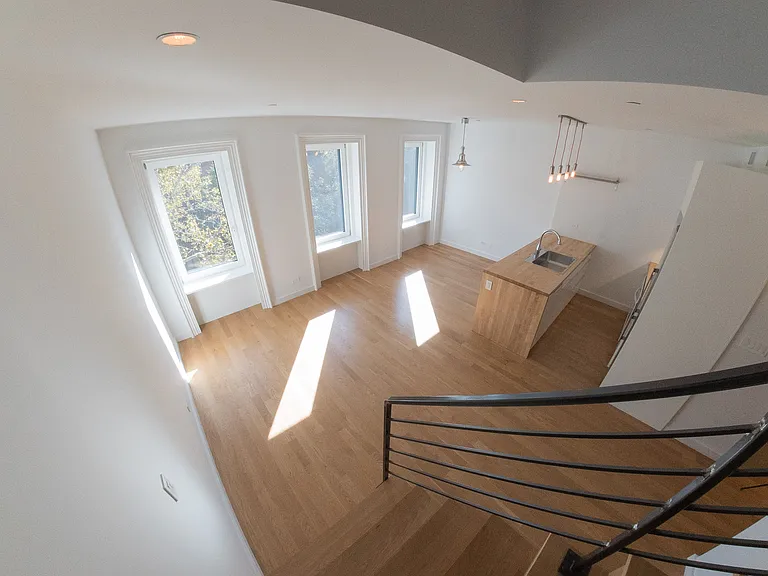15 Brevoort Pl #3 — Photo 4