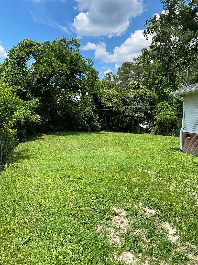 Spacious 3BR/3BA Home with Private Baths — Photo 2