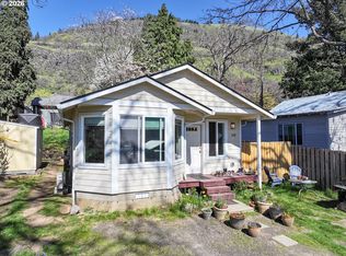 318 E Steuben St, Bingen, WA