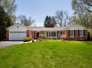 1115 W Deerpath, Lake Forest, IL 60045