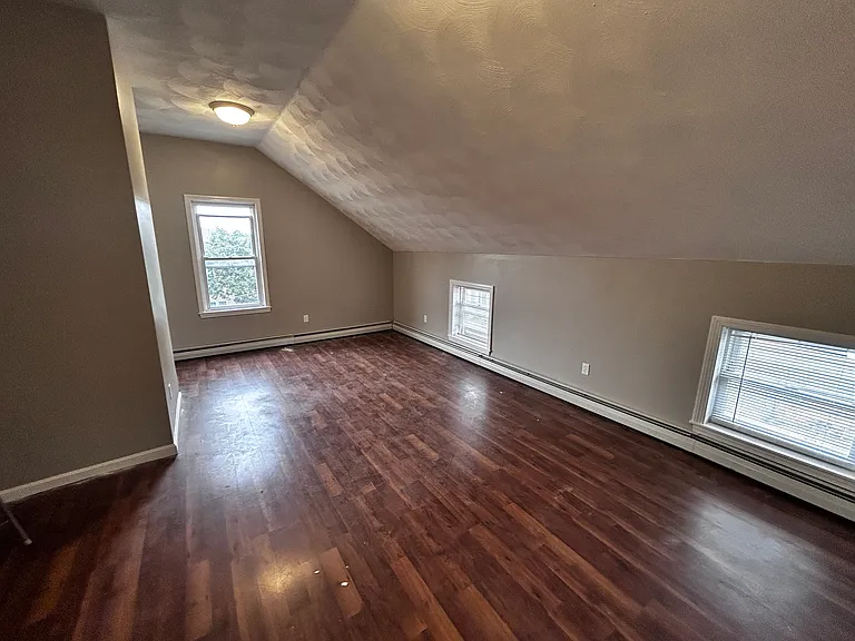 1674 Lonsdale Ave #2 — Photo 2