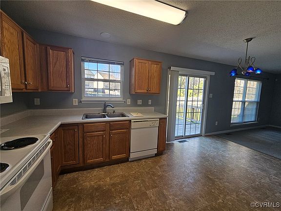 2nd image of 2621 Piney Ridge Dr