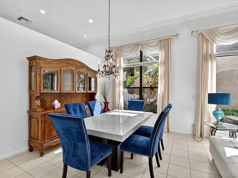 4553 Barclay Fair Way — Photo 11