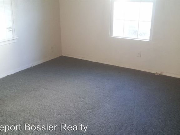 4th image of 2755 Lakehurst Ave