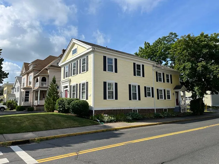 31 Broad St #2 — Photo 4