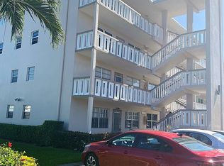 260 Wellington Dr #J, West Palm Beach, FL 33417