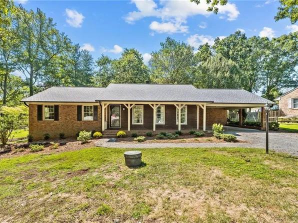 404 Debanne Rd, Mc Leansville, NC 27301