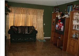 2nd image of 2880 Dorlen St