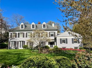 4 Plateau Cir E, Bronxville, NY 10708