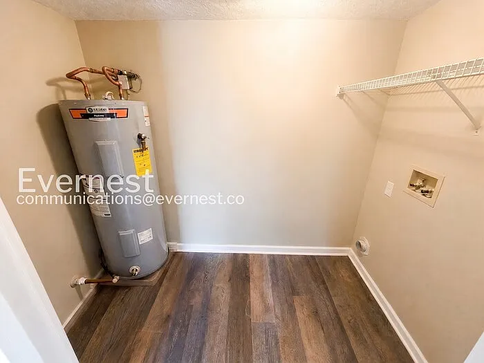 1587 Chariot Dr — Photo 14
