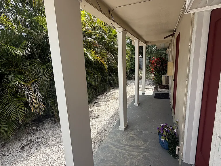 524 Florida Ave — Photo 20