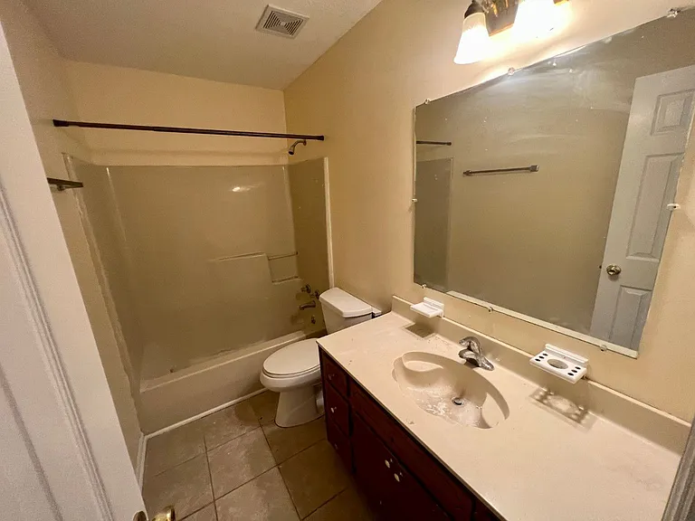 446 Westgate Blvd — Photo 10