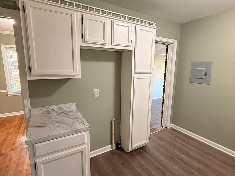3176 Toby Ln — Photo 9