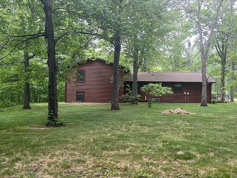 1126 Ebert Dr — Photo 8