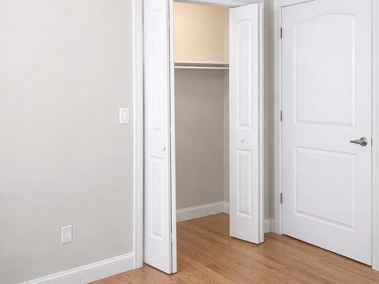 302 Terrace Ave #7 — Photo 7