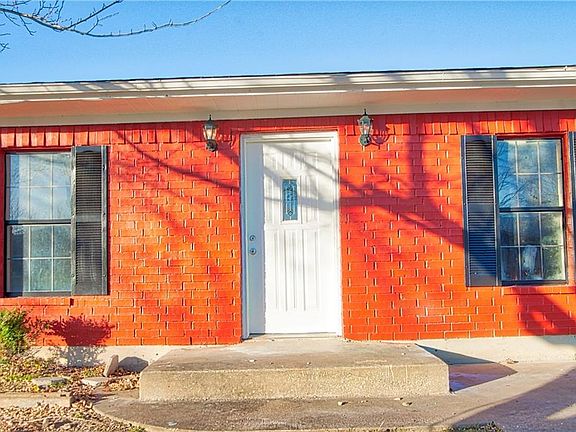 4th image of 125 Southside Dr