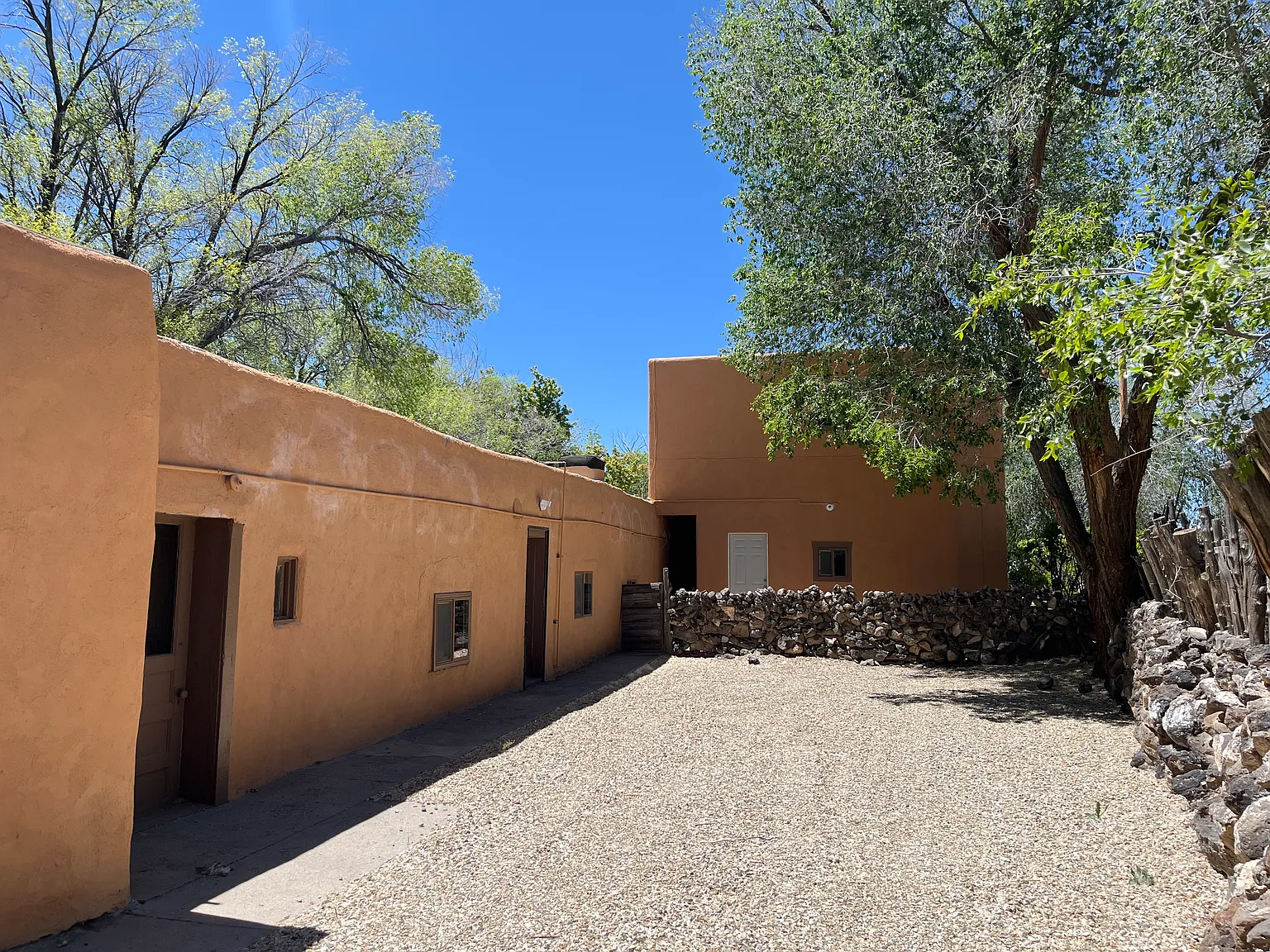 2 bed, 950 sqft, $1,750 — Photo 1