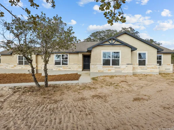 25 Broken Star Trail, Poteet, TX 78065