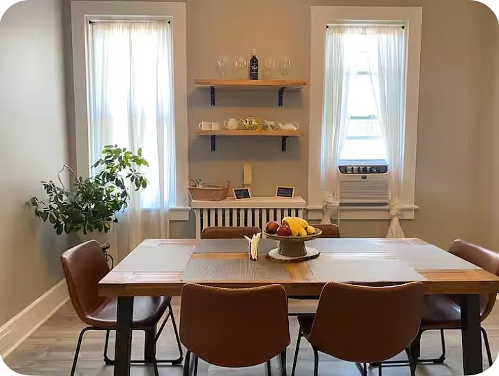 1102 W Madison St — Photo 2