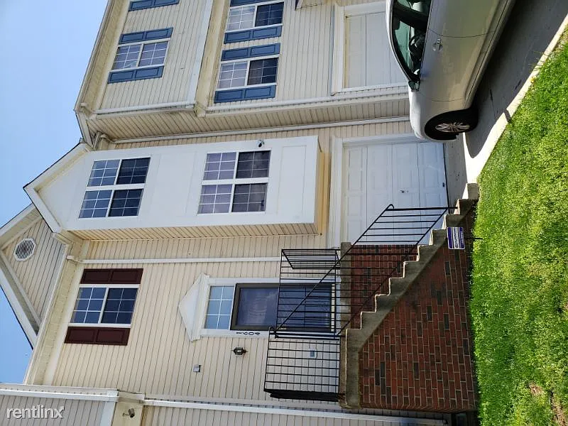 1604 Deep Gorge Ct photo 1