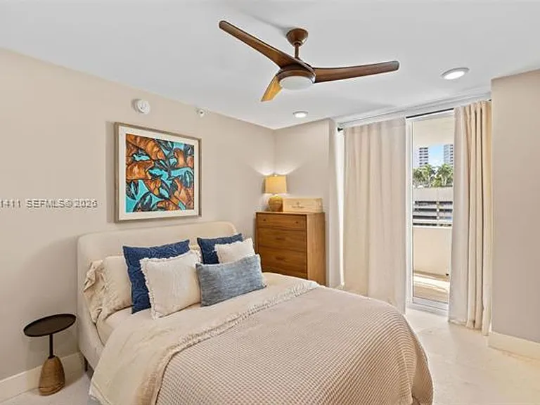 1402 Brickell Bay Dr #603 — Photo 18
