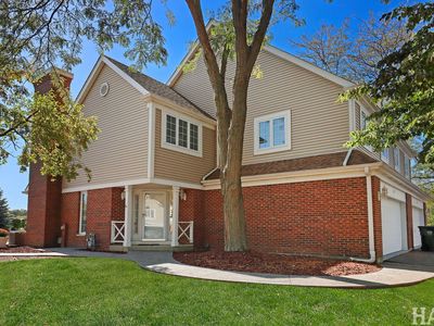 692 Monroe Dr, Lindenhurst, IL, 60046