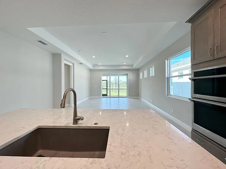 10716 Klee Ave — Photo 11