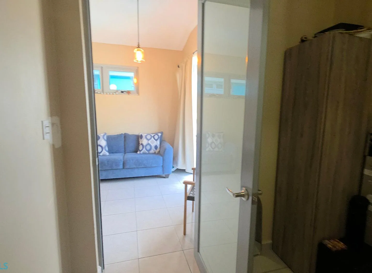2 bed, 1.0 bath, 400 sqft, $1,400 — Photo 4