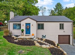 9280 Woodcrest Rd, Pittsburgh, PA 15237