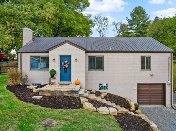 9280 Woodcrest Rd, Pittsburgh, PA 15237