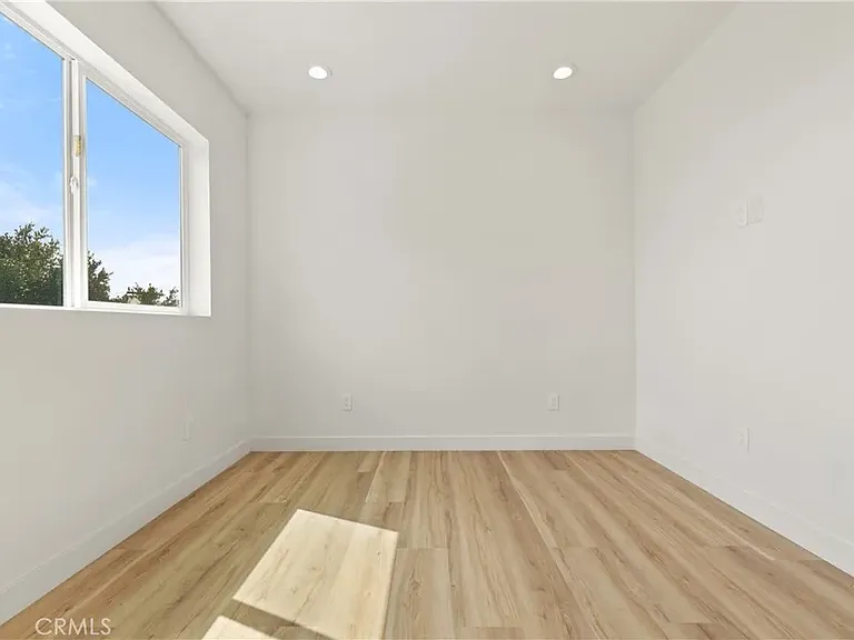 1625 W 227th St — Photo 17