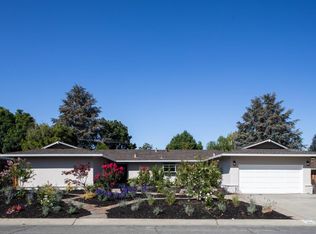 300 Valencia Dr, Los Altos, CA 94022