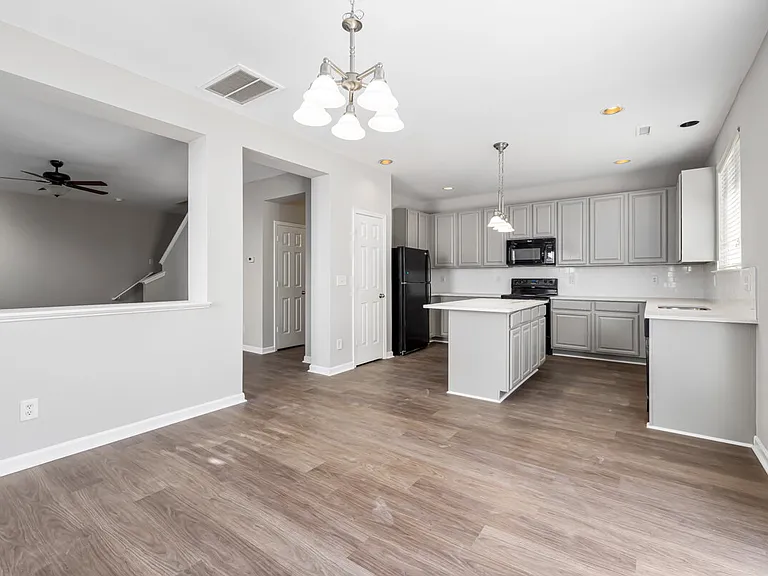 3030 Remington Oaks Cir — Photo 15