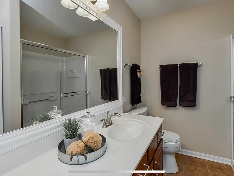 3180 Bromley Ln — Photo 8