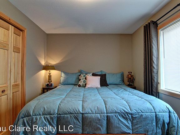 5th image of 1140 21st St SE APT 7
